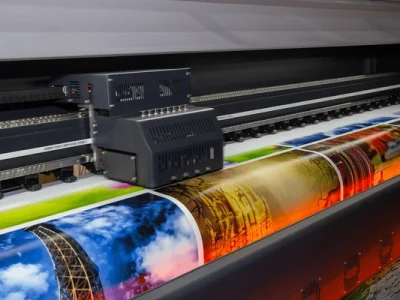 large-format-printing-machine-operation-600nw-1187101078